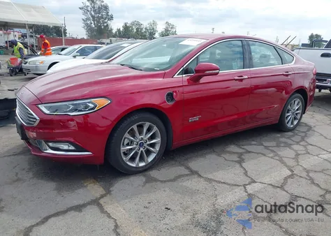 2017 Ford Fusion Energi Se Luxury z USA, uszkodzony, nr VIN 3FA6P0PU3HR413711